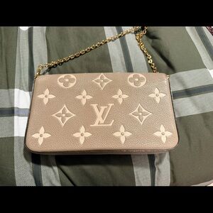 Louis Vuitton Beige Monogram Clutch